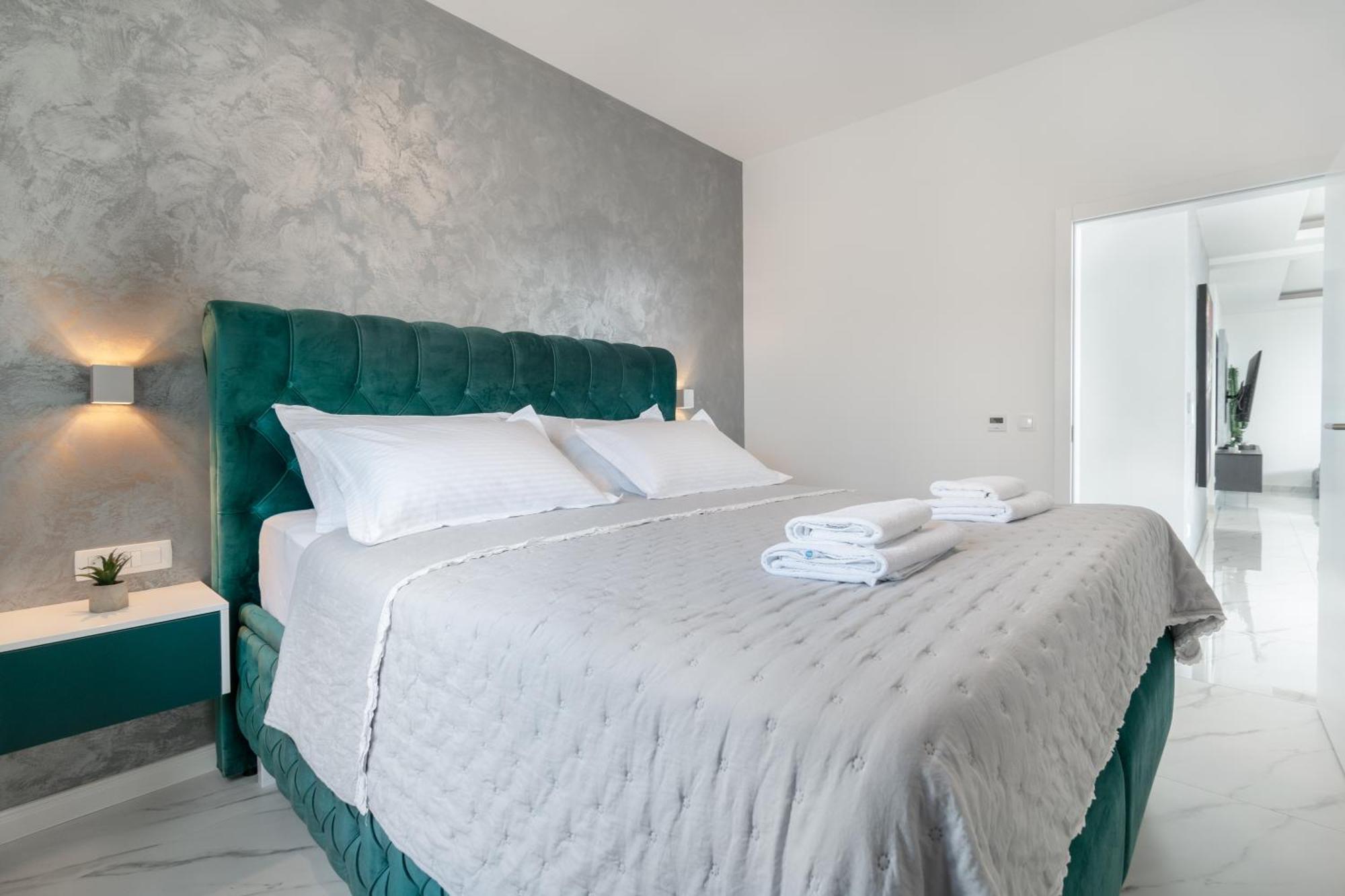 マカルスカLux Penthouse Panoramic View With Jacuzziアパートメント エクステリア 写真